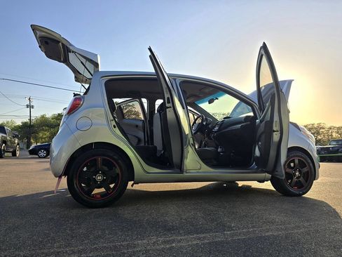 Used 2015 Chevrolet Spark LT image 49