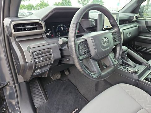 Certified 2025 Toyota Tacoma SR5 AWD/4WD image 9
