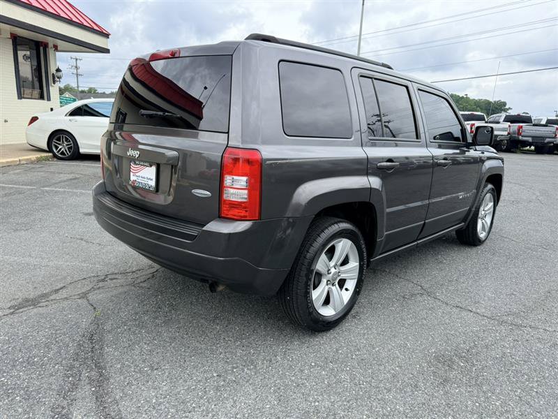Used 2016 Jeep Patriot Latitude FWD image 5