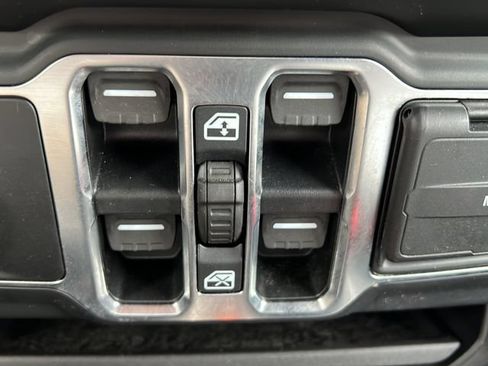 Used 2021 Jeep Wrangler Unlimited Sport w/ Sun And Sound Package AWD/4WD image 22