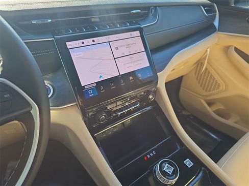 New 2025 Jeep Grand Cherokee Limited image 21