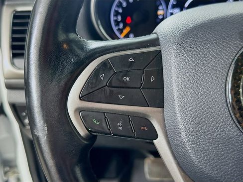 Used 2020 Jeep Grand Cherokee Altitude AWD/4WD image 22