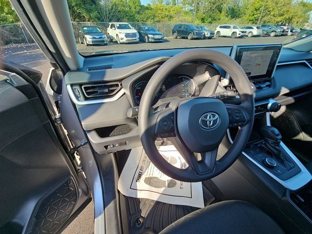 Used 2024 Toyota RAV4 XLE AWD/4WD image 35