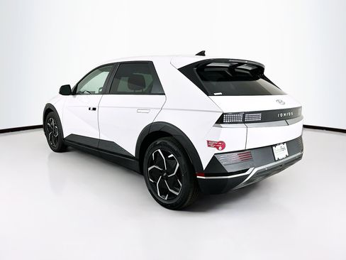 Used 2024 Hyundai Ioniq 5 SE image 5