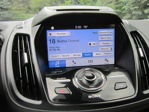 Used 2017 Ford Escape Titanium AWD/4WD image 9