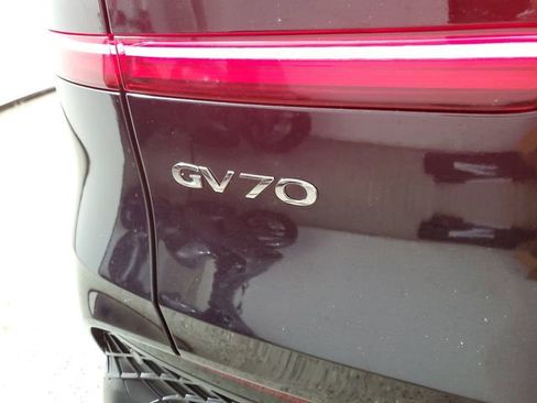 Used 2022 Genesis GV70 3.5T Sport image 7
