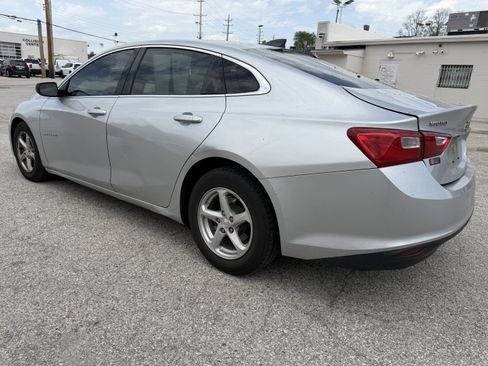 Used 2018 Chevrolet Malibu LS FWD image 5