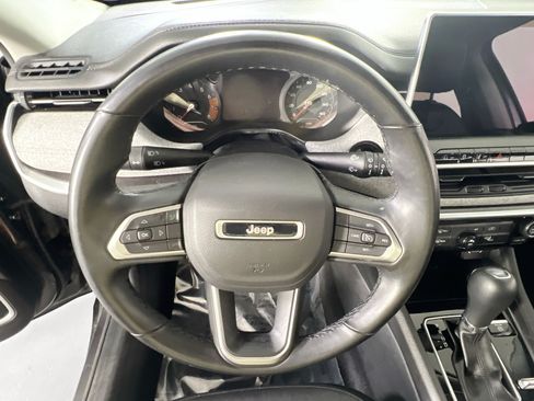Used 2022 Jeep Compass Latitude AWD/4WD image 11