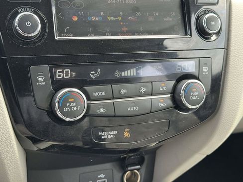 Used 2020 Nissan Rogue Sport SV AWD/4WD image 28