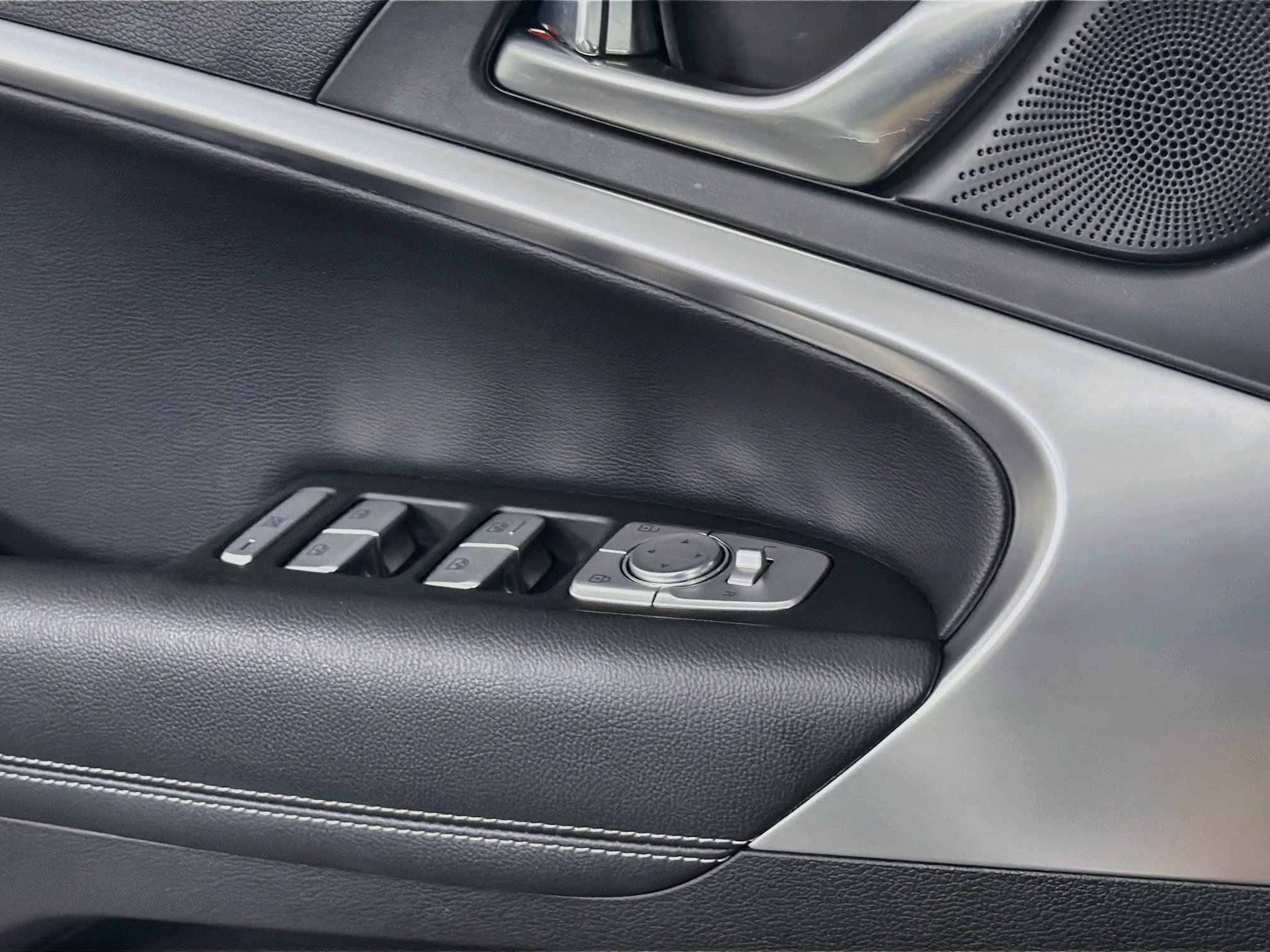 Used 2026 Genesis G70 2.5T RWD image 15