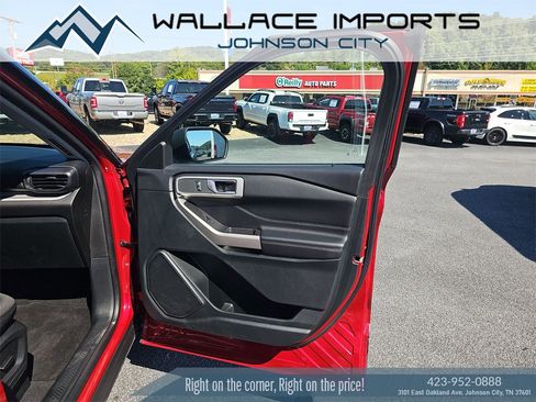 Used 2023 Ford Explorer XLT image 24