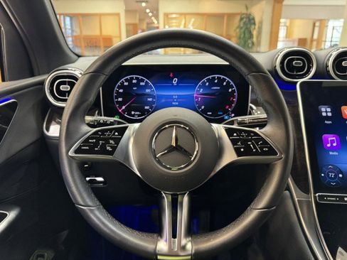 Certified 2025 Mercedes-Benz GLC 300 image 8