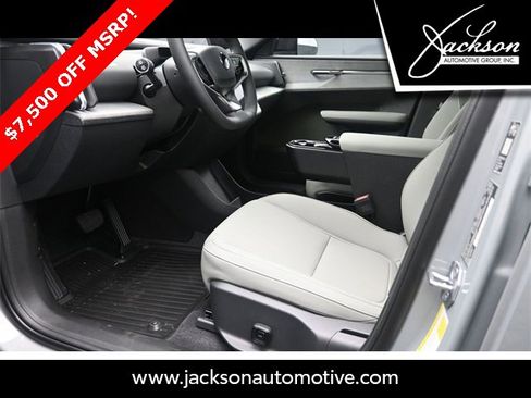 Used 2026 Volvo EX30 Cross Country Ultra image 16