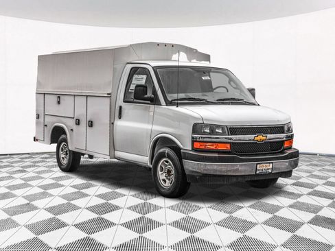 New 2025 Chevrolet Express 3500 w/ Power Convenience Package RWD image 10