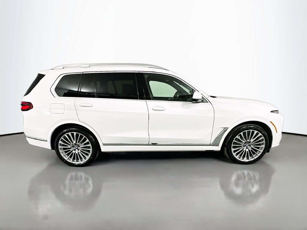 Used 2026 BMW X7 xDrive40i AWD/4WD image 4