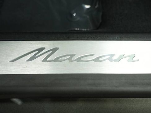 Certified 2025 Porsche Macan Electric RWD image 31