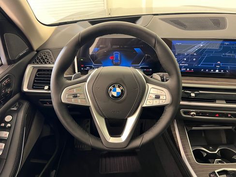 Used 2026 BMW X7 xDrive40i AWD/4WD image 17