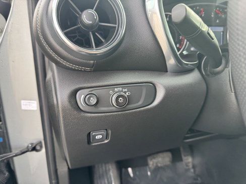 Used 2023 Chevrolet Blazer LT image 14