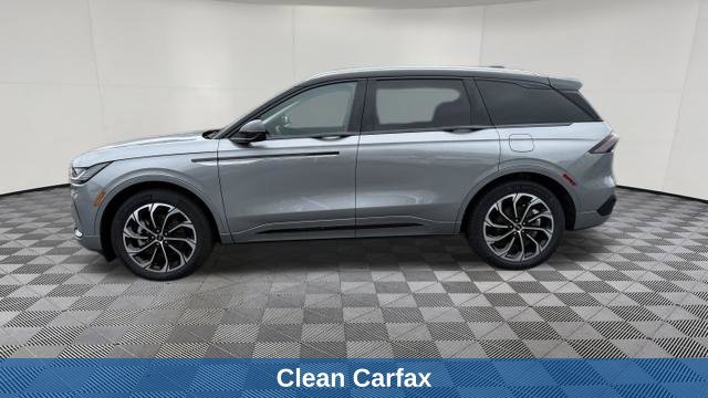 Used 2025 Lincoln Nautilus Reserve AWD/4WD image 2