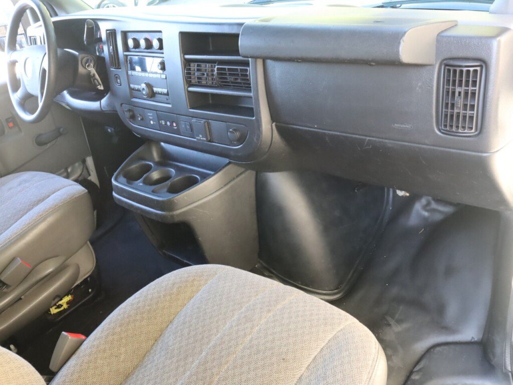 Used 2021 Chevrolet Express 3500 RWD image 30