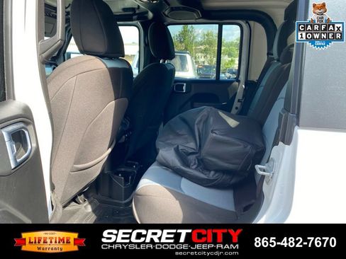 Used 2021 Jeep Gladiator Sport AWD/4WD image 10