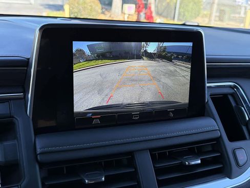 Used 2023 GMC Yukon SLT w/ Max Trailering Package image 18