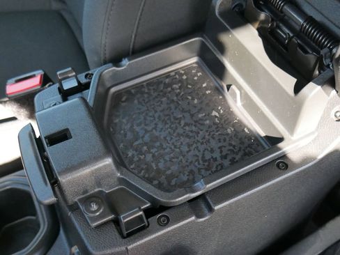 Used 2021 Jeep Wrangler Unlimited Sport image 27