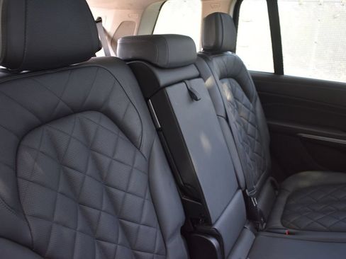 Used 2025 BMW X7 xDrive40i AWD/4WD image 29