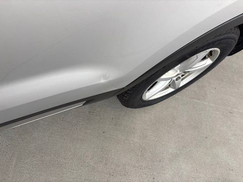 Used 2018 Ford Explorer XLT FWD image 16
