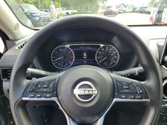 Used 2024 Nissan Sentra SV FWD image 25