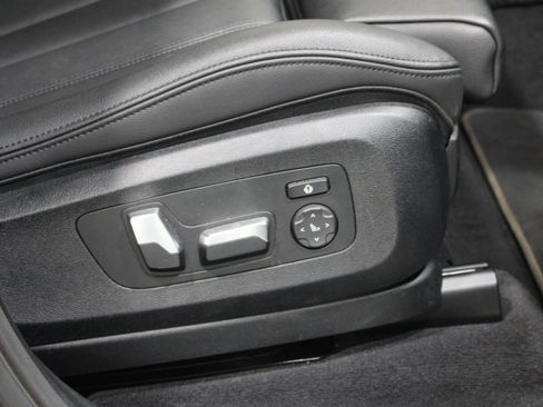 Used 2022 BMW X7 xDrive40i w/ Premium Package AWD/4WD image 38