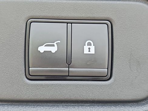 Used 2025 Nissan Pathfinder SV FWD image 14