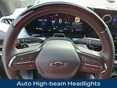 Used 2025 Chevrolet Silverado EV RST AWD/4WD image 4