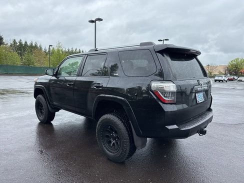 Used 2022 Toyota 4Runner SR5 RWD image 5