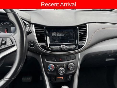 Used 2019 Chevrolet Trax LT w/ LT Convenience Package AWD/4WD image 12