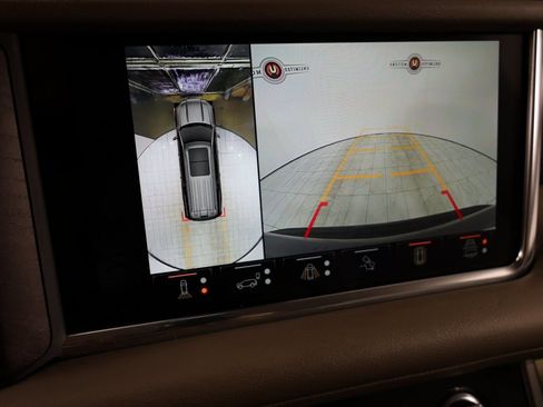 Used 2024 GMC Yukon Denali w/ Advanced Technology Package image 7