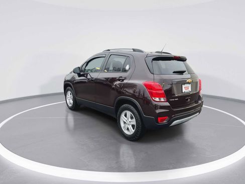 Used 2022 Chevrolet Trax LT w/ LT Convenience Package image 6
