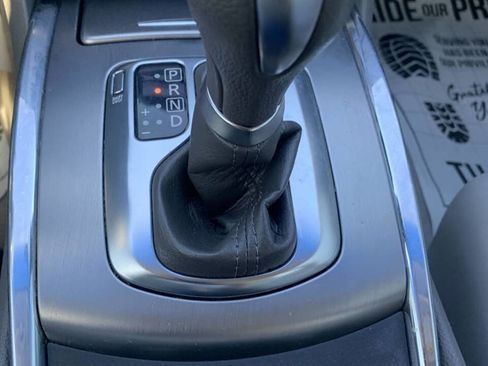 Used 2010 INFINITI G37 Journey w/ Premium Pkg image 14