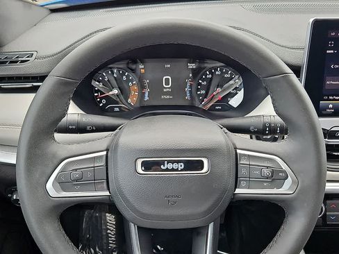 Used 2025 Jeep Compass Limited AWD/4WD image 18