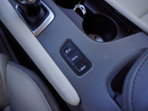 Used 2018 Cadillac XT5 Luxury w/ LPO, Sport Package image 18