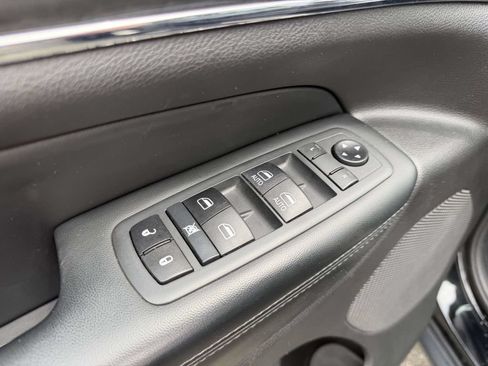 Used 2020 Jeep Grand Cherokee Limited AWD/4WD image 21