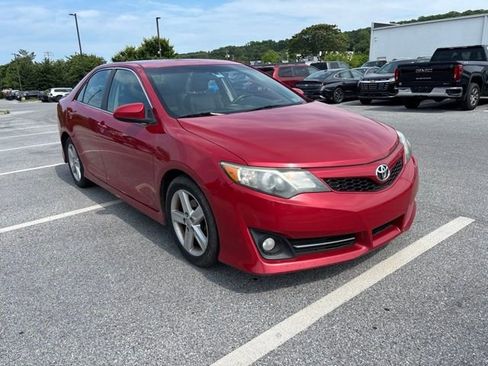 Used 2013 Toyota Camry SE FWD image 3