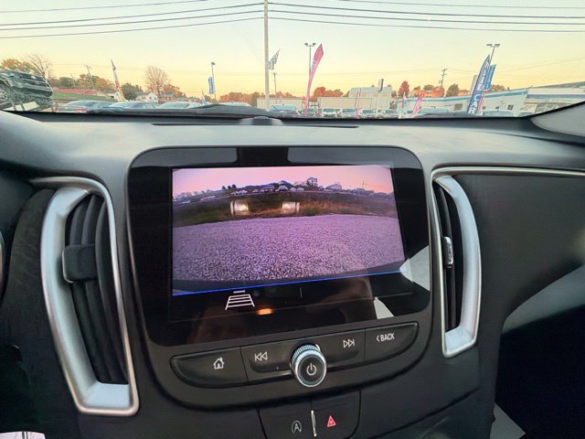 Used 2020 Chevrolet Malibu LS FWD image 19
