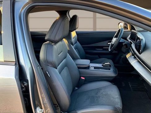 Used 2023 Nissan Ariya AWD image 7