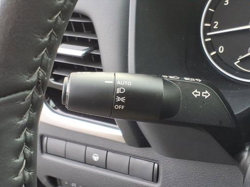 Used 2023 Nissan Rogue SL w/ SL Premium Package image 19