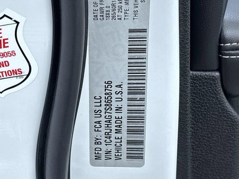Used 2025 Jeep Grand Cherokee Altitude AWD/4WD image 30