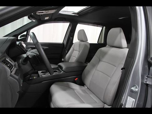 Used 2024 Honda Passport EX-L image 5