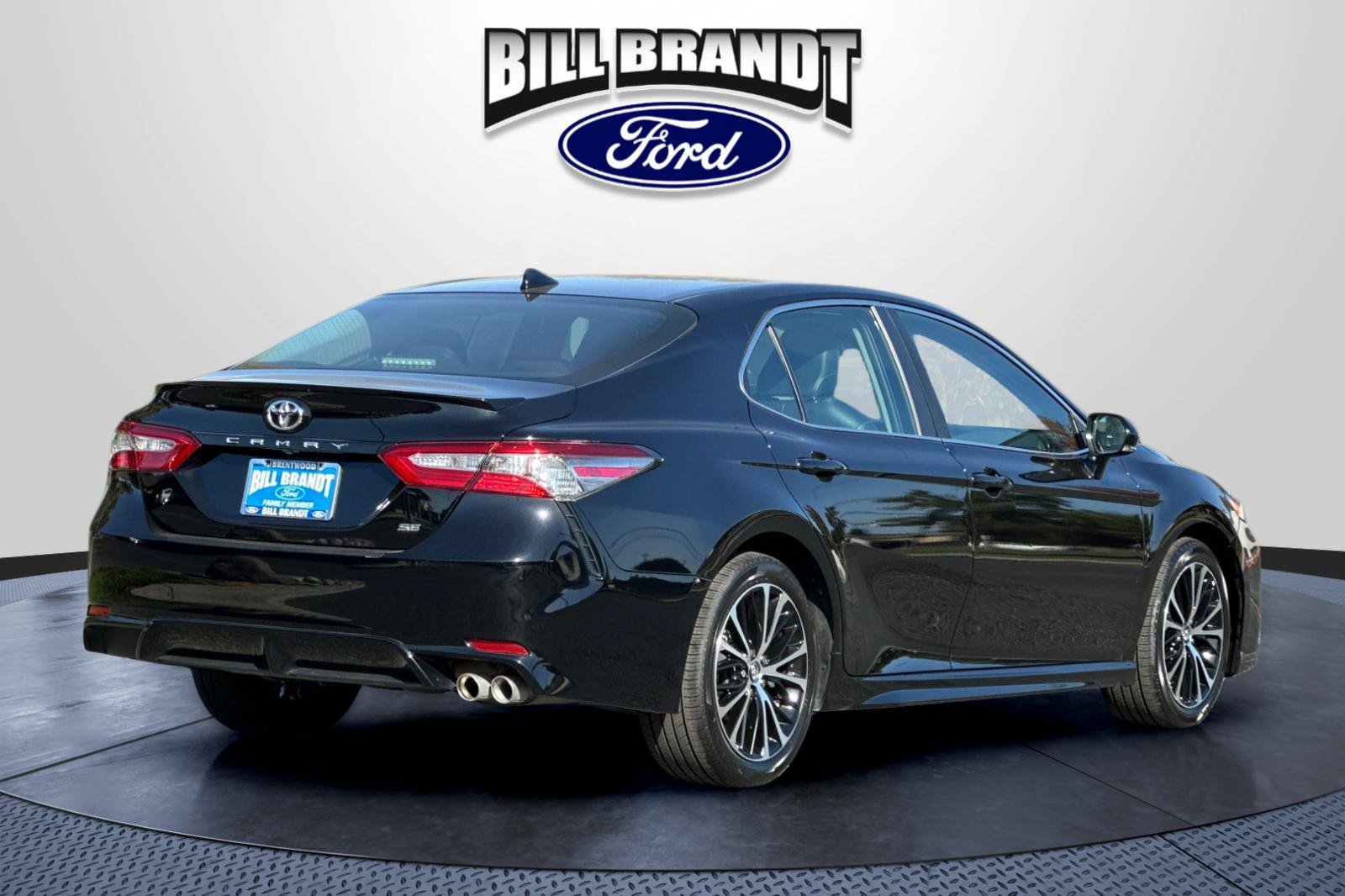 Used 2019 Toyota Camry SE w/ Convenience Package FWD image 3