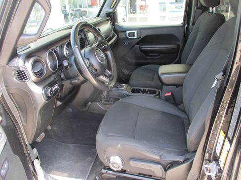 Used 2018 Jeep Wrangler Unlimited Sport S AWD/4WD image 12