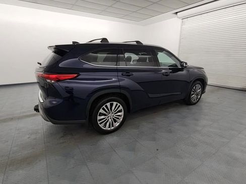 Used 2021 Toyota Highlander Limited image 8